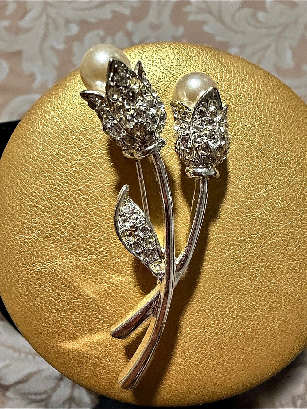 Floral Pearl & Rhinestone Brooch in Gold & Silver Like New
